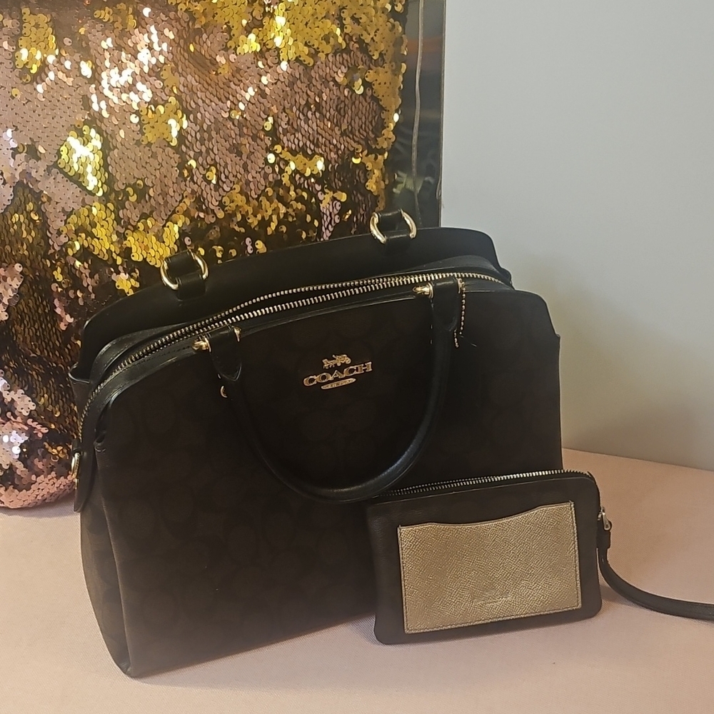 Coach Black and Gold Women's Bag Set